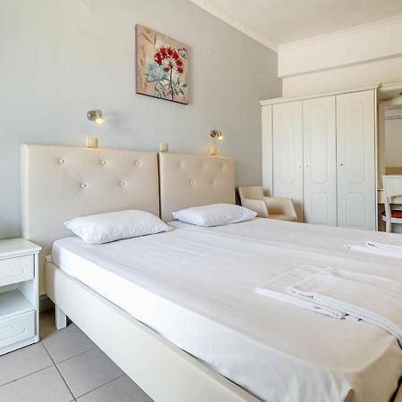 Porto Marina Aparthotel Gouvia Bagian luar foto