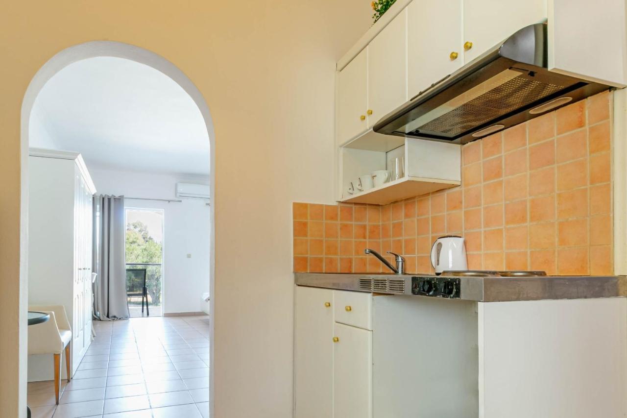 Porto Marina Aparthotel Gouvia Bagian luar foto