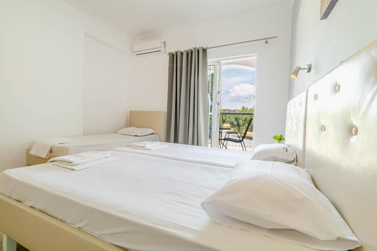 Porto Marina Aparthotel Gouvia Bagian luar foto