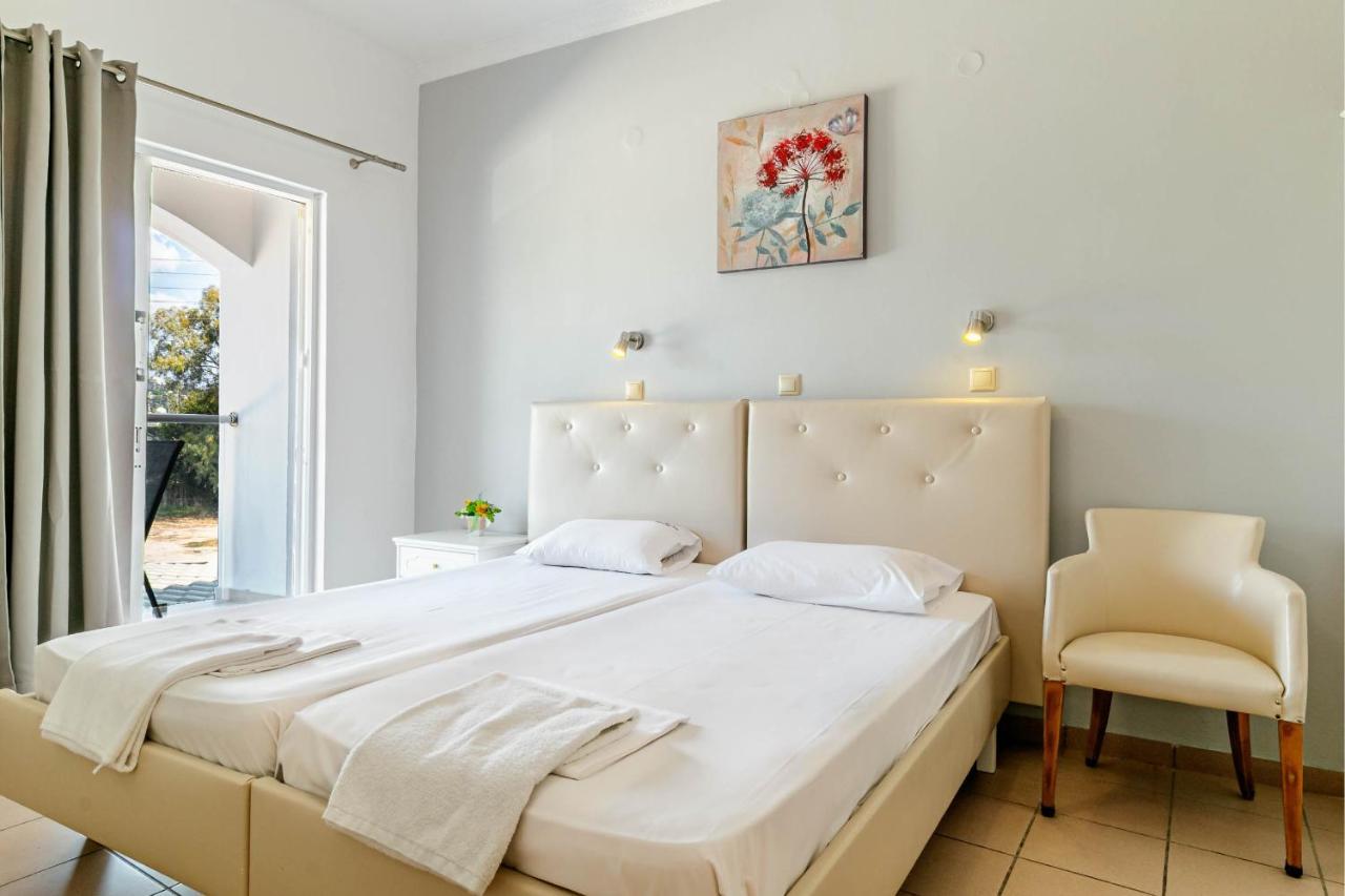 Porto Marina Aparthotel Gouvia Bagian luar foto