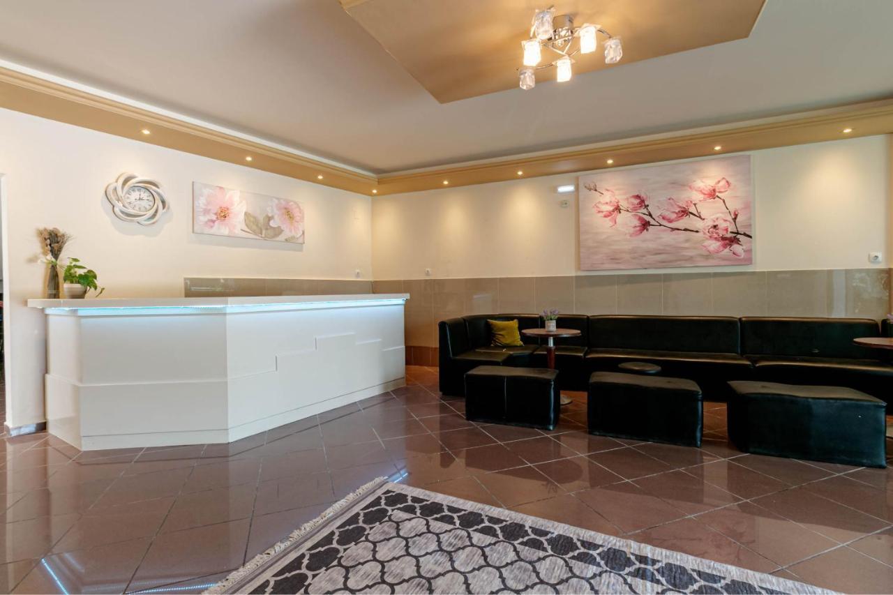 Porto Marina Aparthotel Gouvia Bagian luar foto